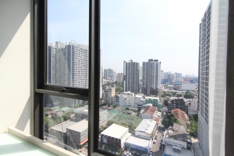 Studio in the Condo in Watthana, Bangkok, Thailand № 200584 - Foto 17
