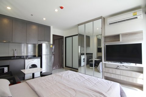 Studio in the Condo in Watthana, Bangkok, Thailand № 200584 - Foto 10