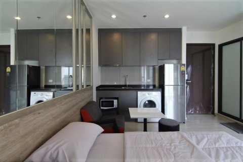Studio in the Condo in Watthana, Bangkok, Thailand № 200584 - Foto 9