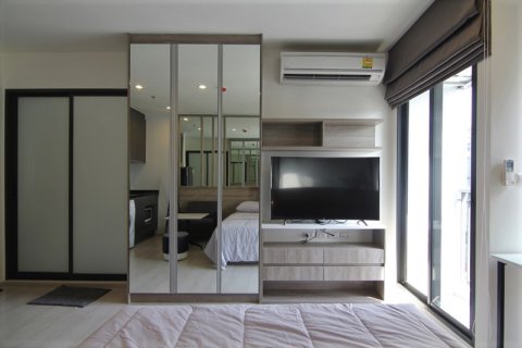 Studio in the Condo in Watthana, Bangkok, Thailand № 200584 - Foto 16