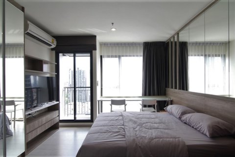 Studio in the Condo in Watthana, Bangkok, Thailand № 200584 - Foto 15