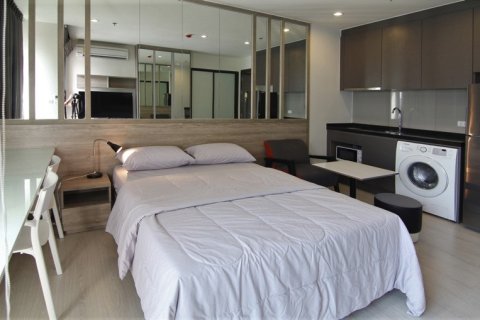 Studio in the Condo in Watthana, Bangkok, Thailand № 200584 - Foto 6