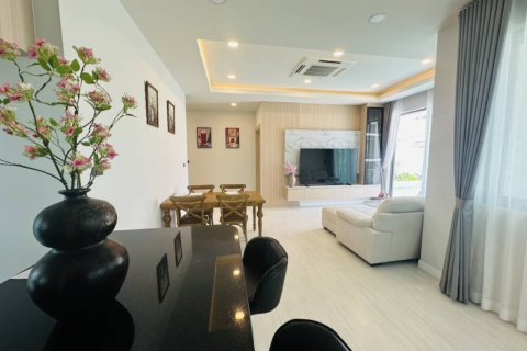 Chalet de 3 dormitorios en Pran Buri, Tailandia № 172695 - foto 10