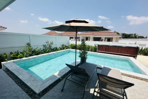 Chalet de 3 dormitorios en Pran Buri, Tailandia № 172695 - foto 3