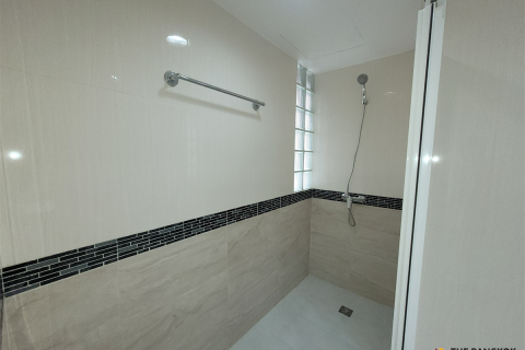 Apartamento de 3 dormitorios en Bangkok, Tailandia № 210210 - foto 9