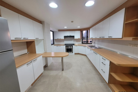 Apartamento de 3 dormitorios en Bangkok, Tailandia № 210210 - foto 3