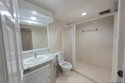 Apartamento de 3 dormitorios en Bangkok, Tailandia № 210210 - foto 7