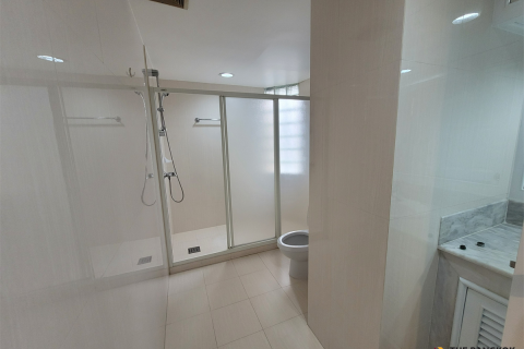 Apartamento de 3 dormitorios en Bangkok, Tailandia № 210210 - foto 5