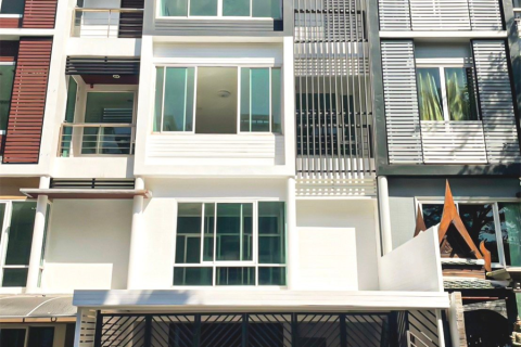 Reihenhaus in Bangkok, Thailand 5 Schlafzimmer № 189569 - Foto 8