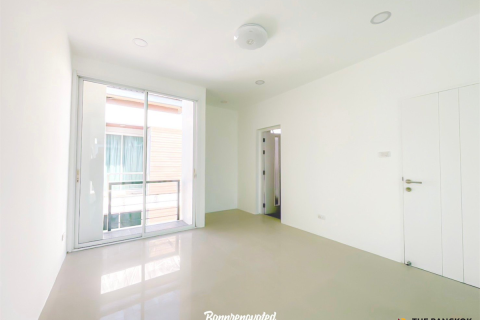 Reihenhaus in Bangkok, Thailand 5 Schlafzimmer № 189569 - Foto 9