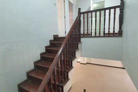 Adosado de 5 dormitorios en Bangkok, Tailandia № 189573 - foto 2