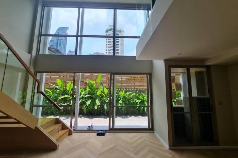 Condo in Bangkok, Thailand, 3 bedrooms  № 65669