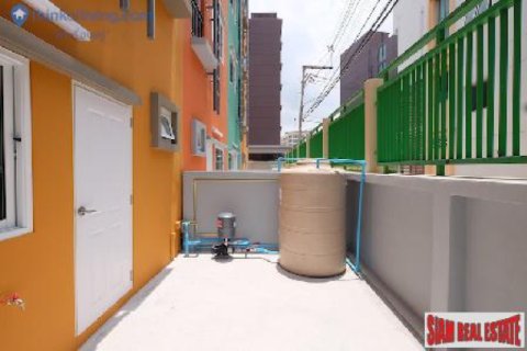 Local comercial 204 m2 en Bangkok, Tailandia № 202623 - foto 4