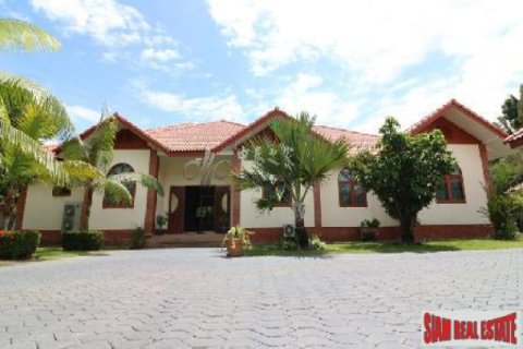 Casa de 3 dormitorios en Chiang Mai, Tailandia № 202624 - foto 5