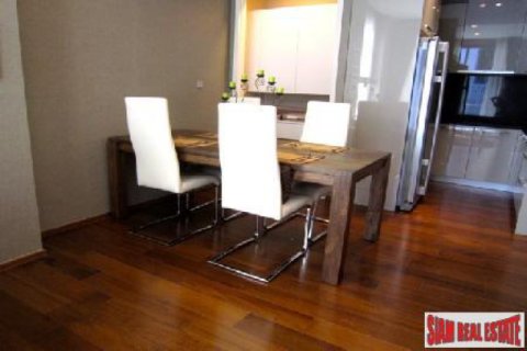 Apartamento de 2 dormitorios en Bangkok, Tailandia № 202619 - foto 5