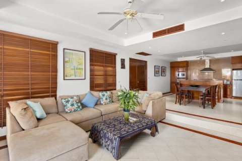 Chalet de 7 dormitorios en Kamala, Tailandia № 191107 - foto 21