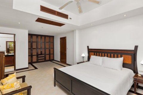 Chalet de 7 dormitorios en Kamala, Tailandia № 191107 - foto 19