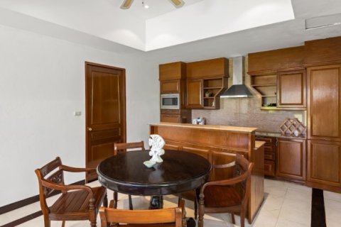 Chalet de 7 dormitorios en Kamala, Tailandia № 191107 - foto 15