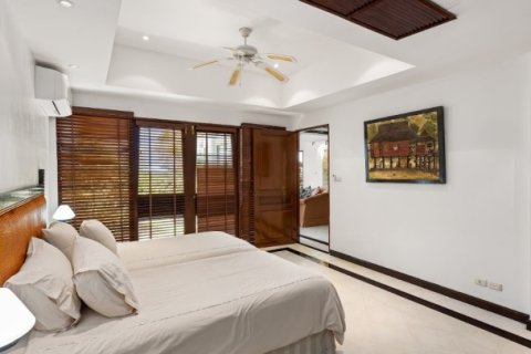 Chalet de 7 dormitorios en Kamala, Tailandia № 191107 - foto 17