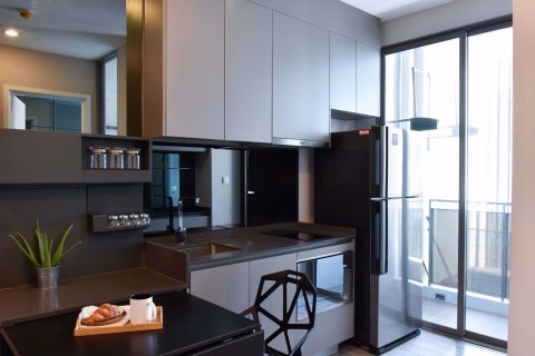 Condominio de 1 dormitorio en Khlong Toei, Bangkok, Tailandia № 48007 - foto 2