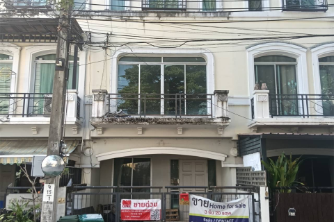 Adosado de 3 dormitorios en Bangkok, Tailandia № 189632 - foto 2