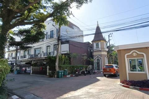 Reihenhaus in Bangkok, Thailand 3 Schlafzimmer № 189632