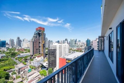 Condo in Bangkok, Thailand, 3 bedrooms № 143270 - photo 10