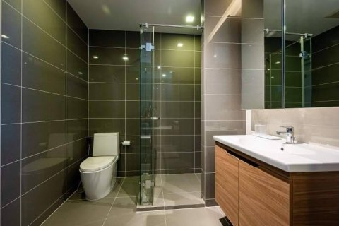 Condo in Bangkok, Thailand, 3 bedrooms № 143270 - photo 9