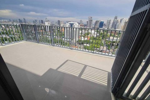 Condo in Bangkok, Thailand, 3 bedrooms № 143270 - photo 11