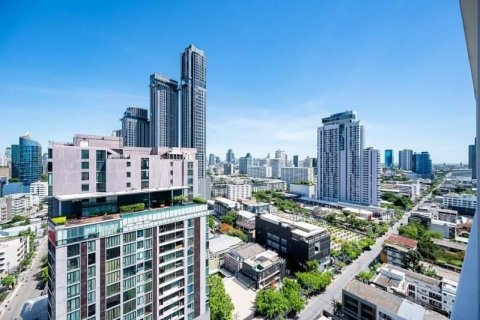 Condo in Bangkok, Thailand, 3 bedrooms № 143270 - photo 12