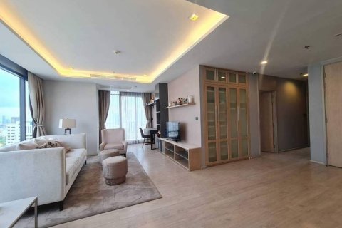 Condo in Bangkok, Thailand, 3 bedrooms № 143270 - photo 2