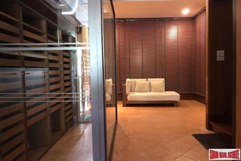 Casa de 3 dormitorios en Bangkok, Tailandia № 194079 - foto 4