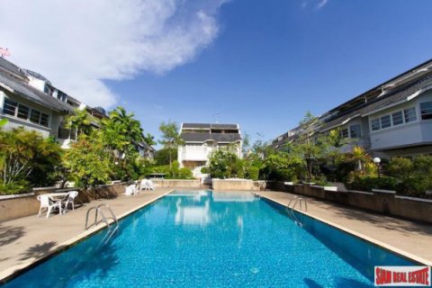 Haus in Bangkok, Thailand 3 Schlafzimmer № 194079
