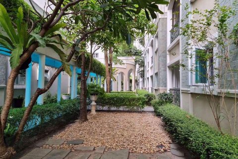Condominio de 3 dormitorios en Huai Khwang, Bangkok, Tailandia № 48086 - foto 15