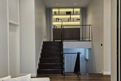 Casa de 4 dormitorios en Samut Prakan, Tailandia № 116678 - foto 9