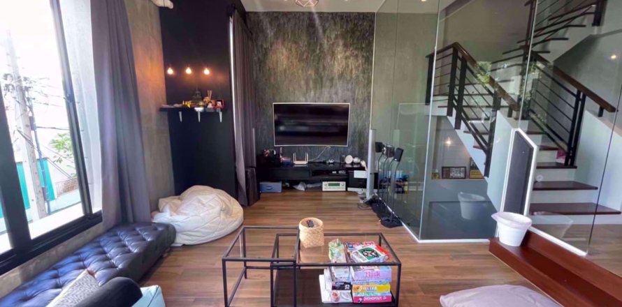 Casa de 3 dormitorios en Wang Thonglang, Bangkok, Tailandia № 47466