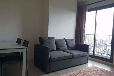 Condominio de 2 dormitorios en Huai Khwang, Bangkok, Tailandia № 47463 - foto 2