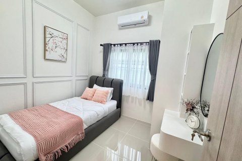Casa de 3 dormitorios en Pattaya, Tailandia № 155571 - foto 19