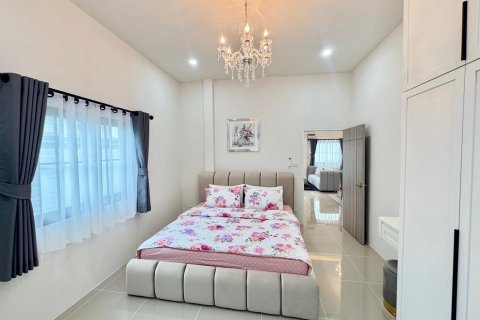 Casa de 3 dormitorios en Pattaya, Tailandia № 155571 - foto 16