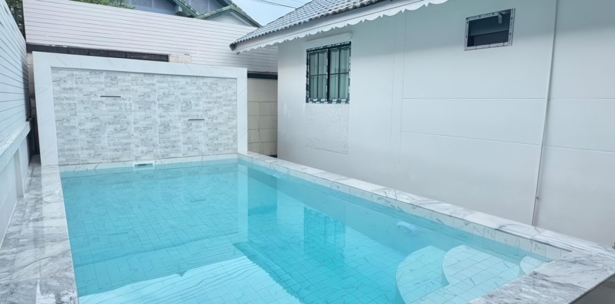Casa de 3 dormitorios en Pattaya, Tailandia № 155571