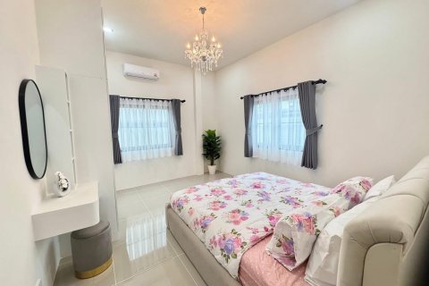 Casa de 3 dormitorios en Pattaya, Tailandia № 155571 - foto 17