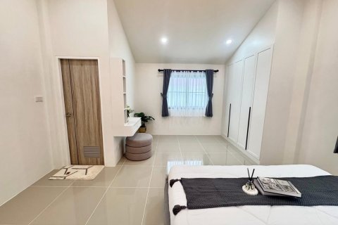 Casa de 3 dormitorios en Pattaya, Tailandia № 155571 - foto 13