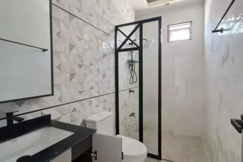 Casa de 3 dormitorios en Pattaya, Tailandia № 155572 - foto 11