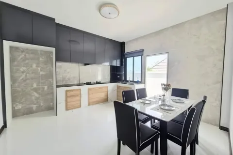 Casa de 3 dormitorios en Pattaya, Tailandia № 155572 - foto 6