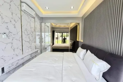 Casa de 3 dormitorios en Pattaya, Tailandia № 155572 - foto 9