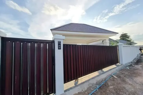 Casa de 3 dormitorios en Pattaya, Tailandia № 155572 - foto 4