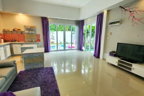 Casa de 2 dormitorios en Pattaya, Tailandia № 155574 - foto 4