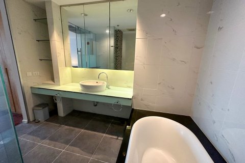 Condominio de 2 dormitorios en Bangkok, Tailandia № 65612 - foto 16