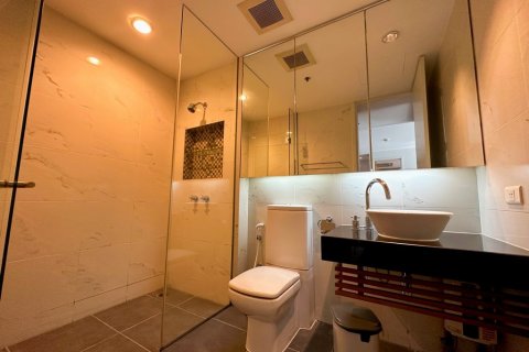 Condominio de 2 dormitorios en Bangkok, Tailandia № 65612 - foto 18