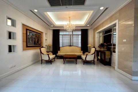 Casa de 5 dormitorios en Bangkok, Tailandia № 65611 - foto 6